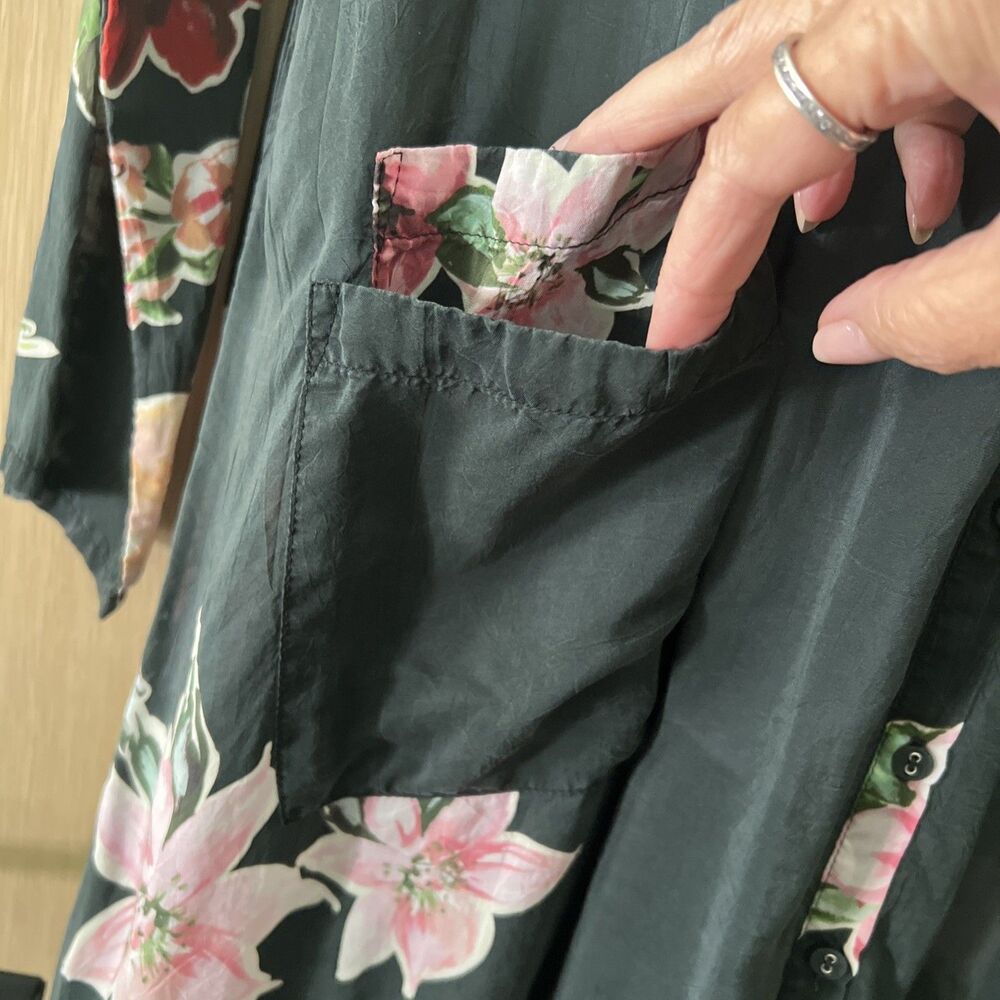 Johnny Was Black Floral V-Neck Dress Size Small Oversized Button Down Rayon - Picture 4 of 9